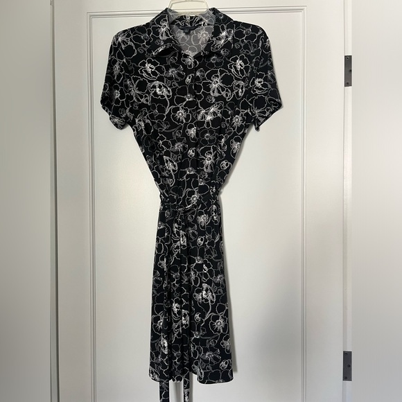 Brooks Brothers floral wrap dress - Picture 5 of 12